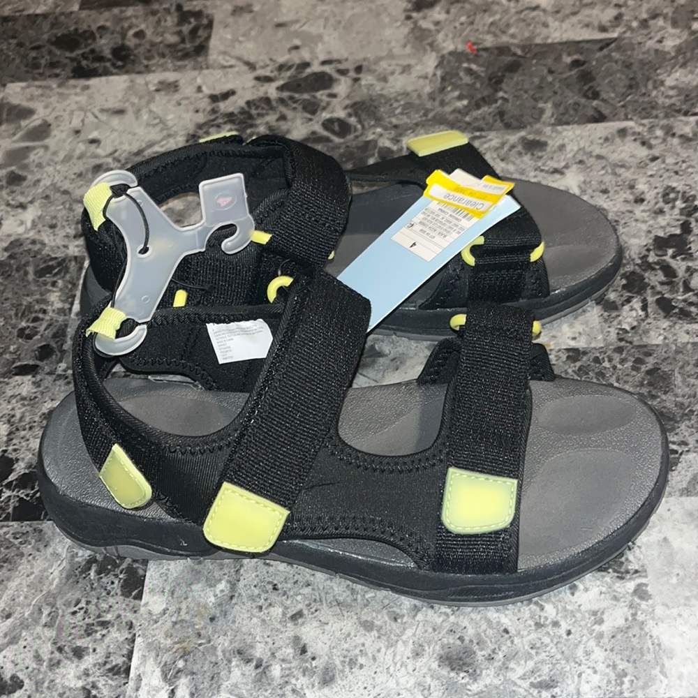 Corbin Boys Sandals Black and Green Cat and Jack Size 4